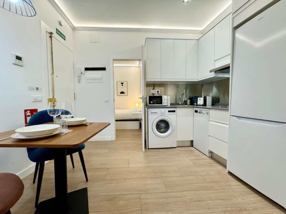Plaza Mayor Cozy Private Apartment With Ac Madrid Exterior photo
