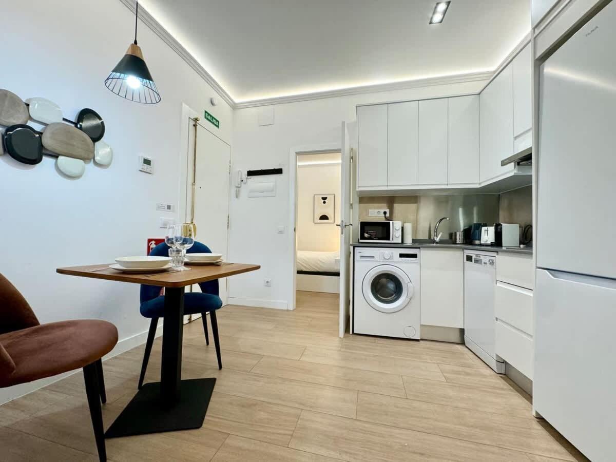 Plaza Mayor Cozy Private Apartment With Ac Madrid Exterior photo
