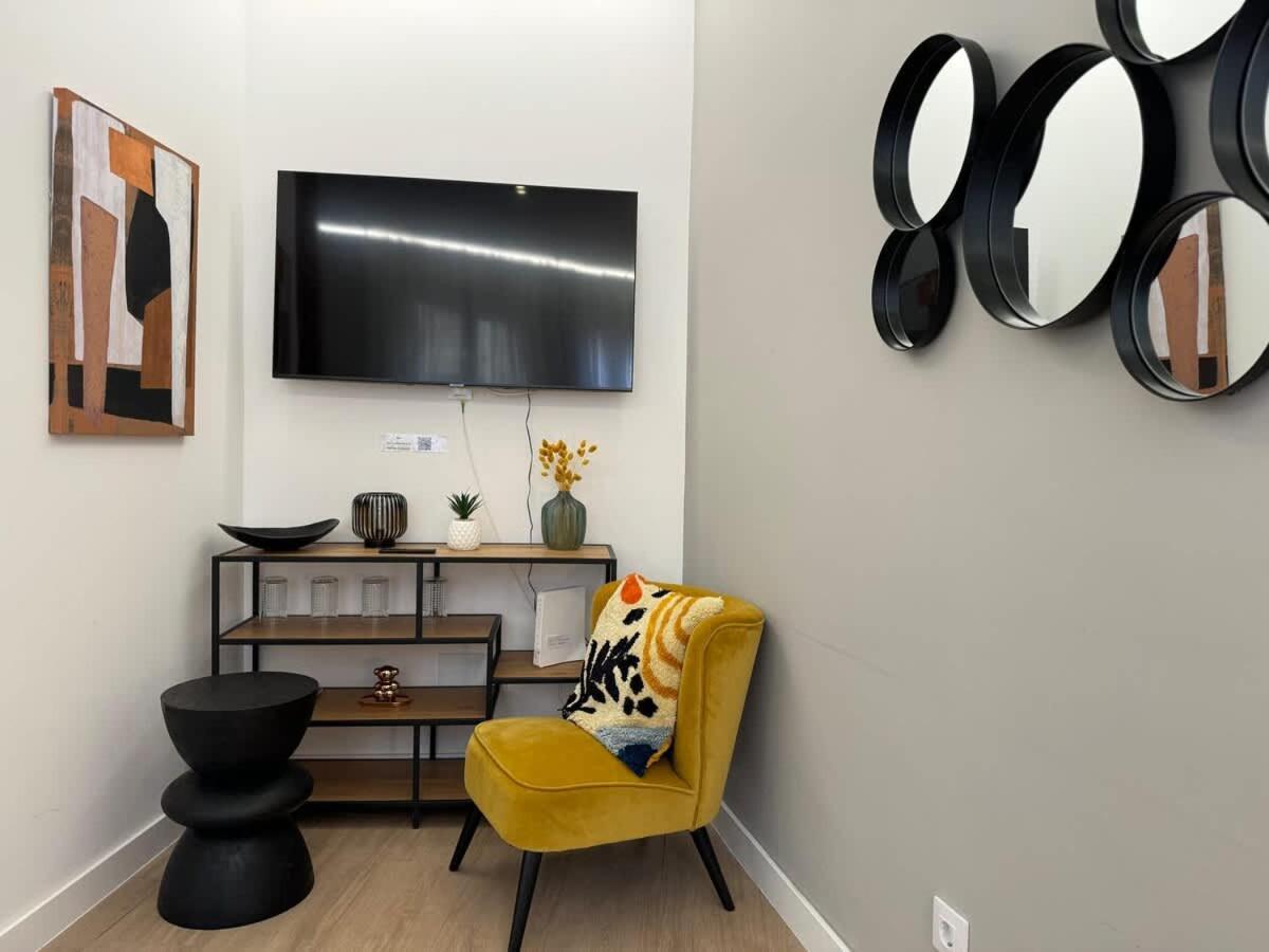 Plaza Mayor Cozy Private Apartment With Ac Madrid Exterior photo
